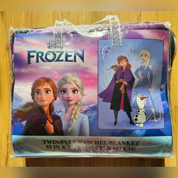 FROZEN TWIN/ FULL SIZE BLANKET - Picture 1 of 2